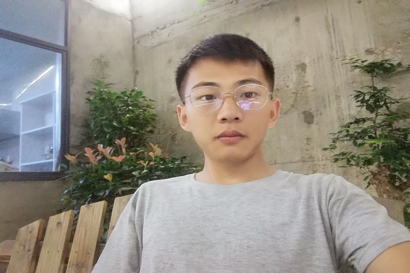 生活照-杨康-安徽信息工程学院.jpg